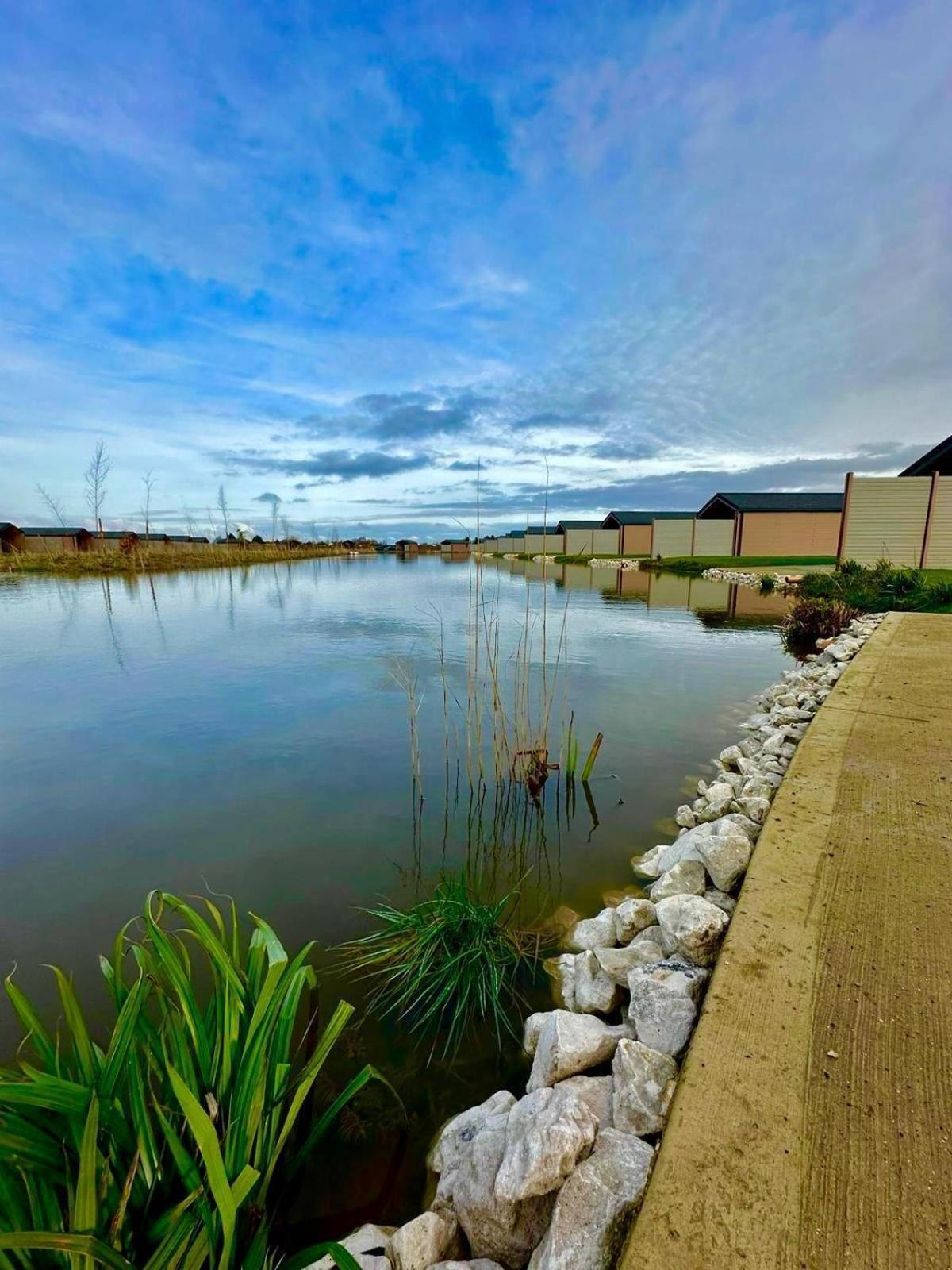 Lakeside Fishing Retreats Boston Room photo